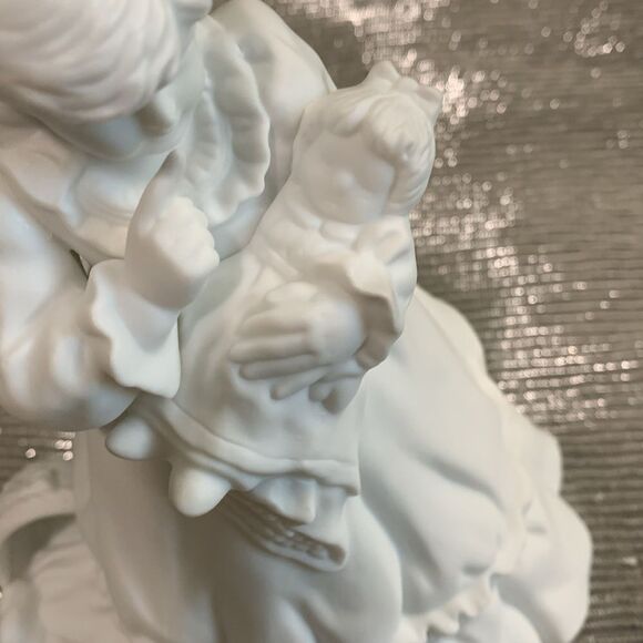Department 56 Winter Silhouette White
Porcelain Christmas Presents Figure Set - Picture 15 of 17